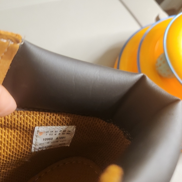 Timberland Boots - Picture 6 of 11